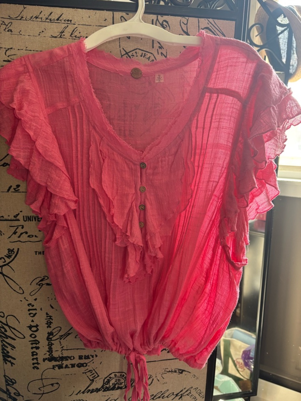 Free People// Hot Pink// Ruffle Top// Raw Hem//Large
